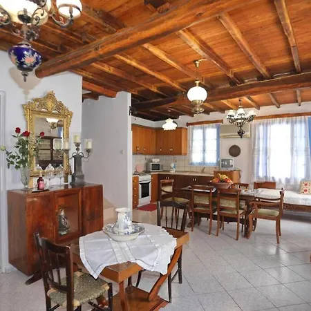Alexandras Traditional House In Skopelos Centre Exterior photo