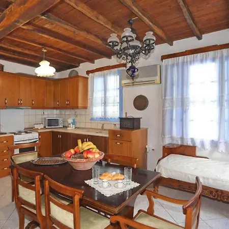 Alexandras Traditional House In Skopelos Centre Exterior photo