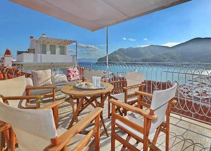 Alexandras Traditional House In Skopelos Centre