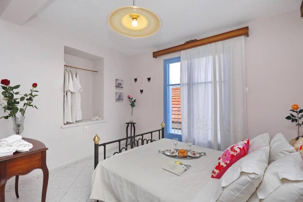 Alexandras Traditional House In Centre Skopelos Town