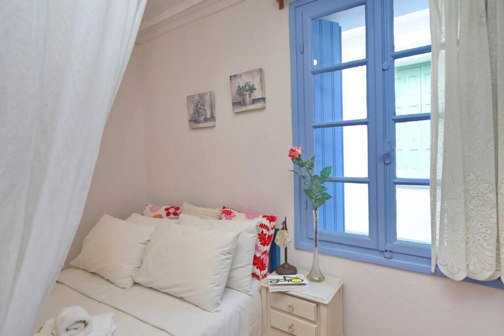 Alexandras Traditional House In Centre Holiday home