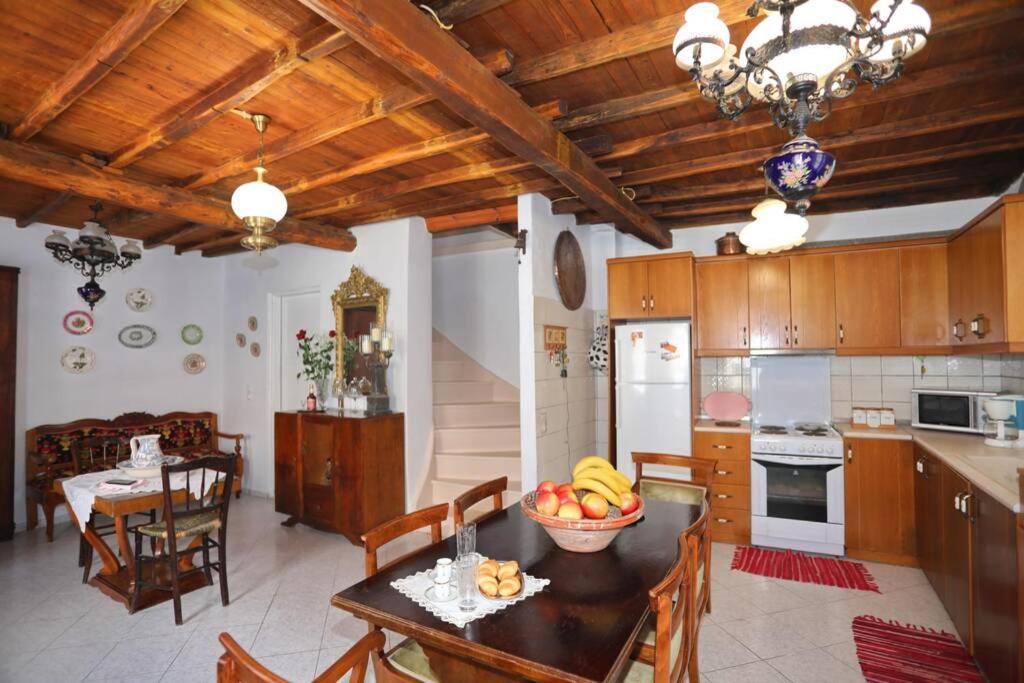 Alexandras Traditional House In Centre * Skopelos Town