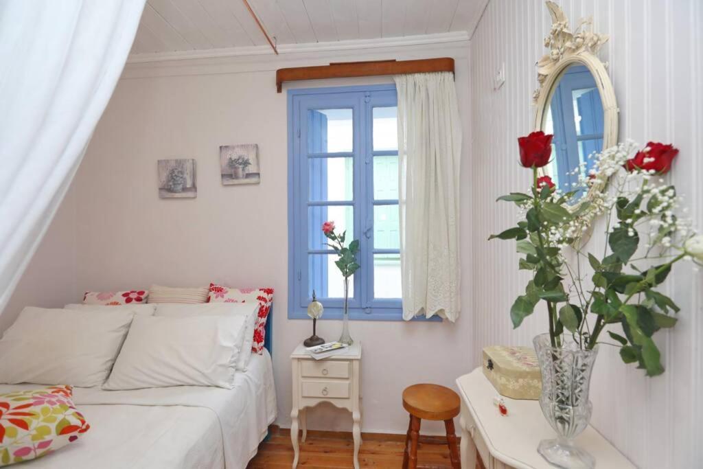 Alexandras Traditional House In Centre Holiday home Skopelos Town