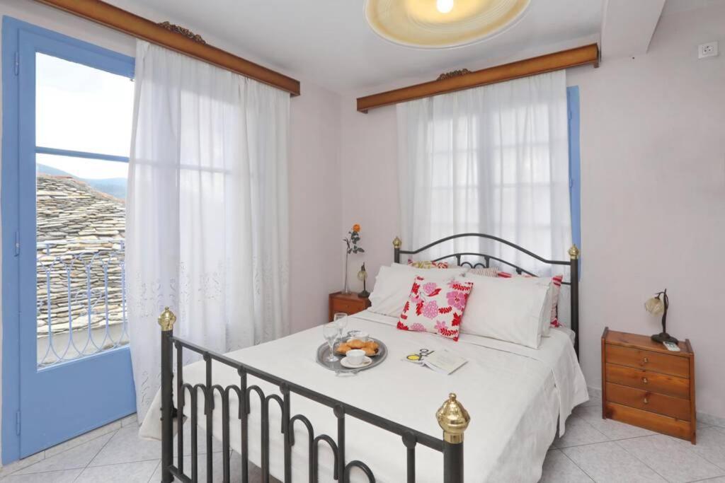 Alexandras Traditional House In Centre Holiday home