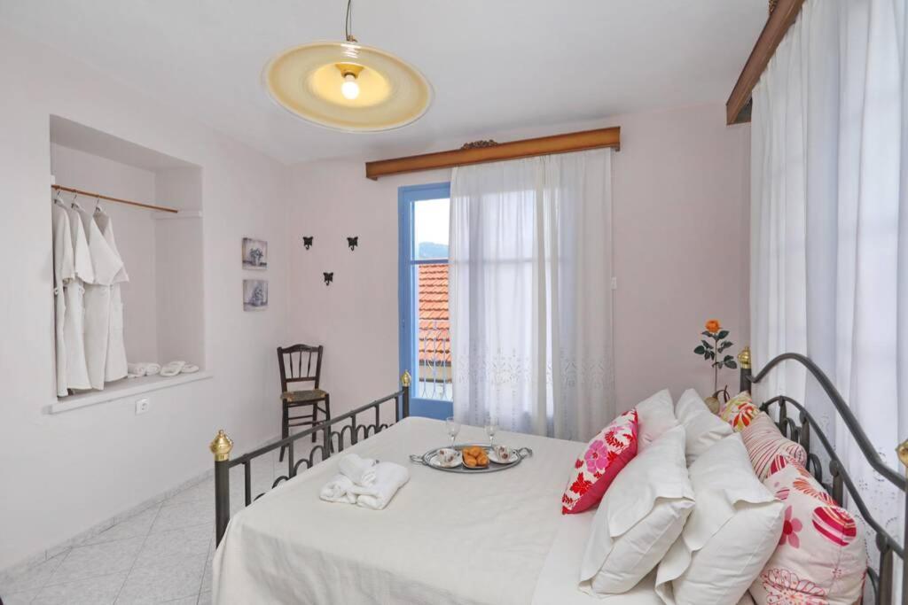 Holiday home Alexandras Traditional House In Centre