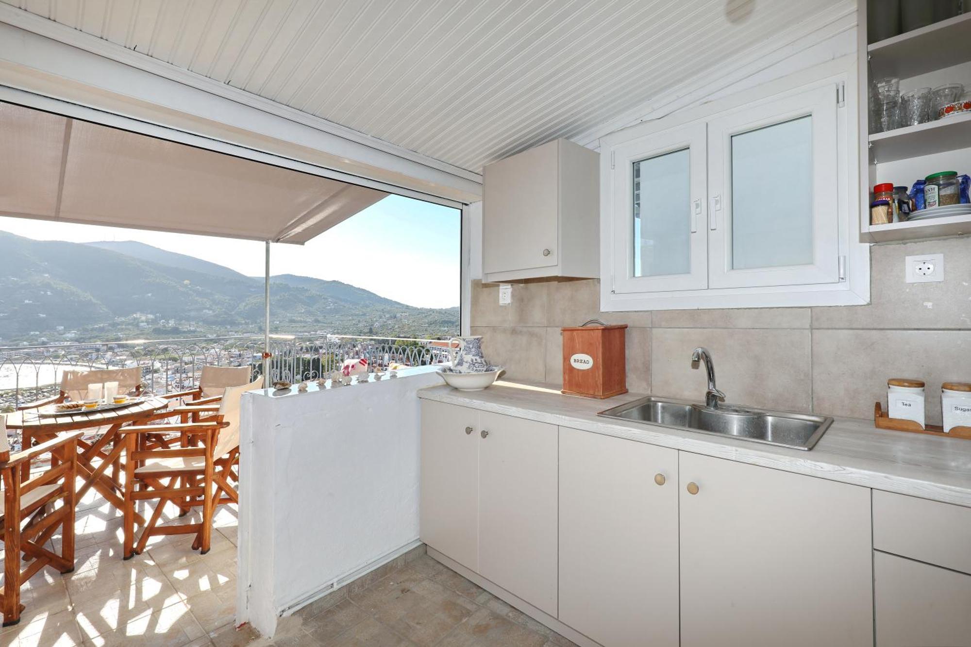 Holiday home Alexandras Traditional House In Centre